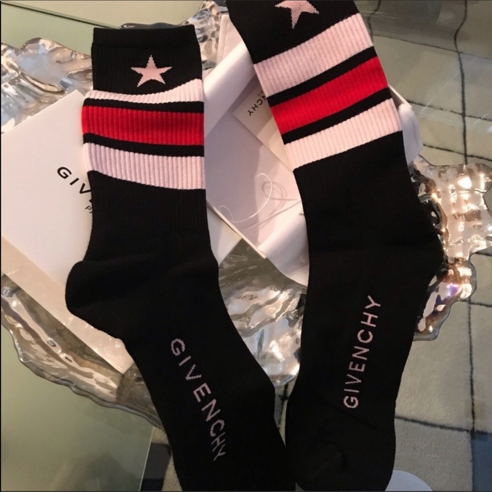 GIVENCHY